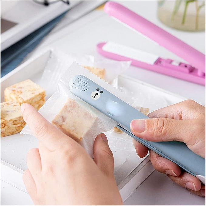 Mini Handheld Heat with Power Cable for Food Storage Vacuum Sealer Bag Chip Plastic Bags Vakum Machine (Purple)