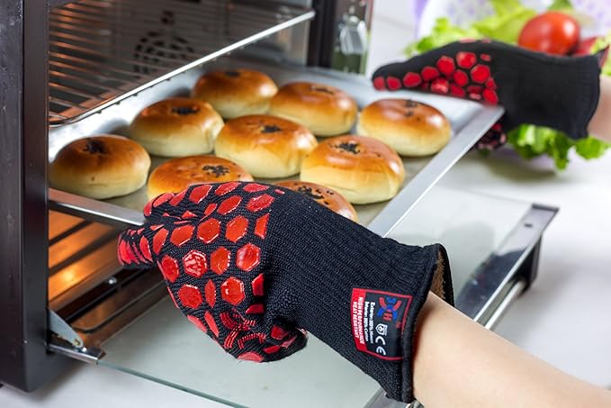 J H Heat Resistant Oven Glove:EN407 Certified 932 °F, 2 Layers Silicone Coating, Oven Mitts for Cooking, Kitchen, Fireplace,Camping, Grilling (Black/Red, Regular Cuff (Upgrade Comfortable FIT))