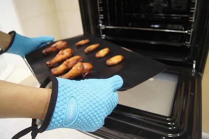 Silicone Oven Gloves with Square Air Fryer Liners - Non-Stick Heat Resistant Kitchen Accessories