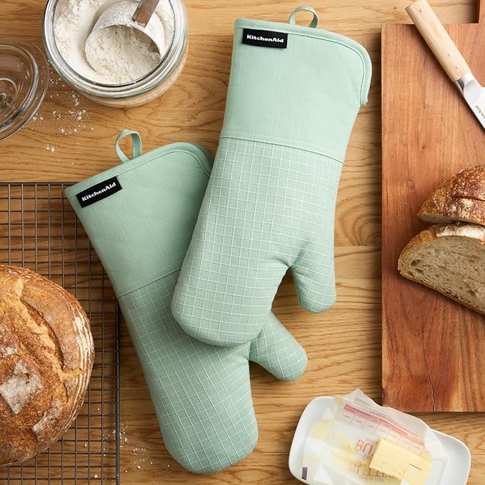 KITCHENAID Gourmet Series Gridlines Oven Mitts 2-Pack Set, Heat Resistant up to 600°F, Soft Silicone Grip, Magnetic Cuff, Pistachio Green, 7"x14"